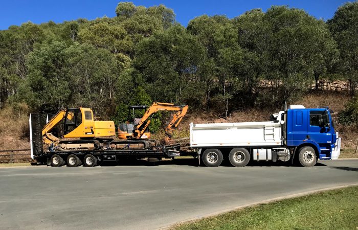 Excavator machinery float gold coast Brisbane NSW QLD