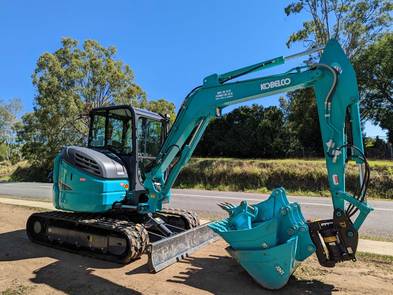 Kobelco 5 tonne excavator hire Gold Coast
